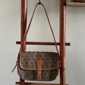 Vintage Dooney & Bourke shoulder bag Excellent
